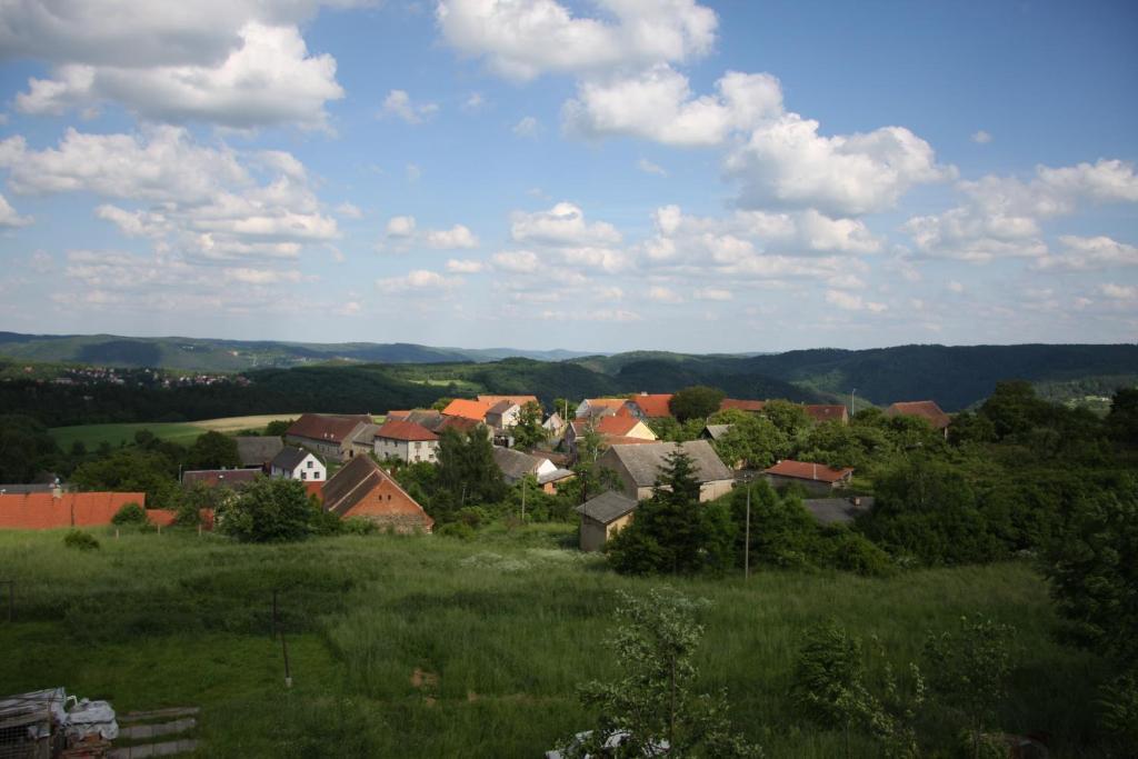 Orli Hnizdo At Chateau Novak Křivoklát 外观 照片