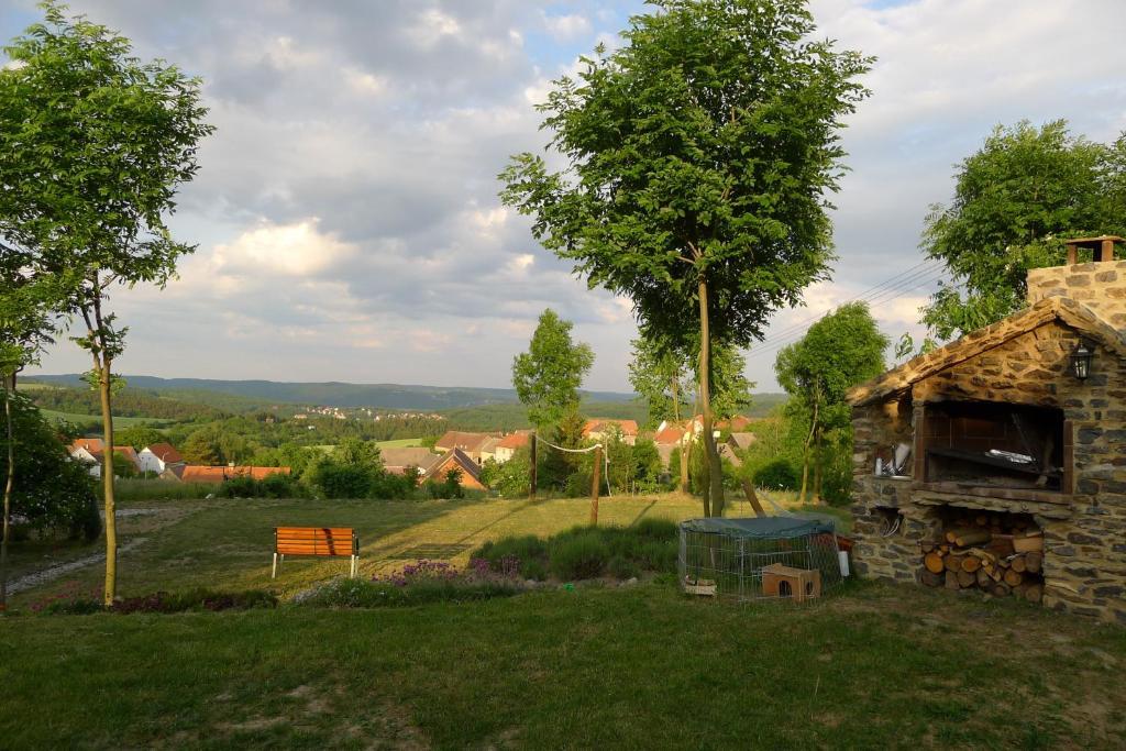 Orli Hnizdo At Chateau Novak Křivoklát 外观 照片